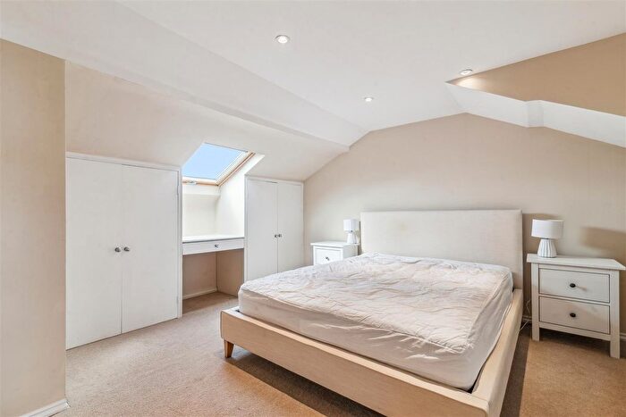 3 Bedroom Flat To Rent In Arlington Gardens, Chiswick, London, W4