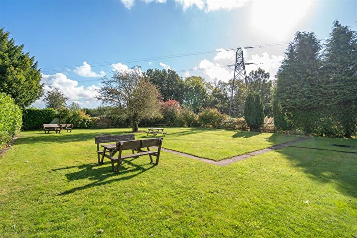 1 Bedroom Flat For Sale In Catherines Close, Catherine-De-Barnes, Solihull, B91