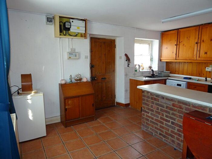2 Bedroom Cottage For Sale In High Street, Wingham, Canterbury, CT3
