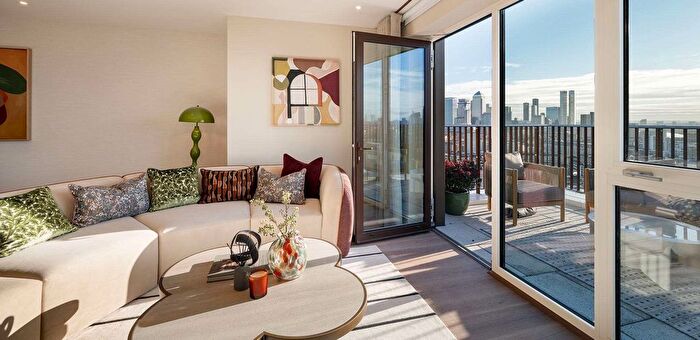 3 Bedroom Flat For Sale In Bow Common Lane, London, E3