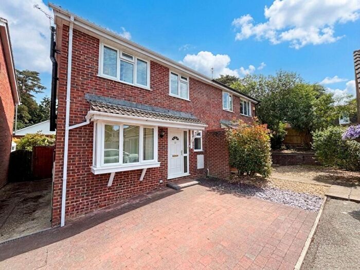 3 Bedroom Semi-Detached House For Sale In Alder Drive, Alderholt, SP6