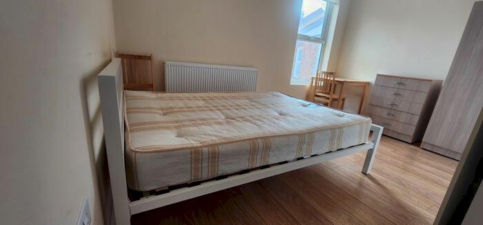 Property To Rent In High Road, London, N12