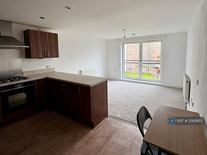 2 Bedroom Flat To Rent In Mcdonald Road, Edinburgh, EH7