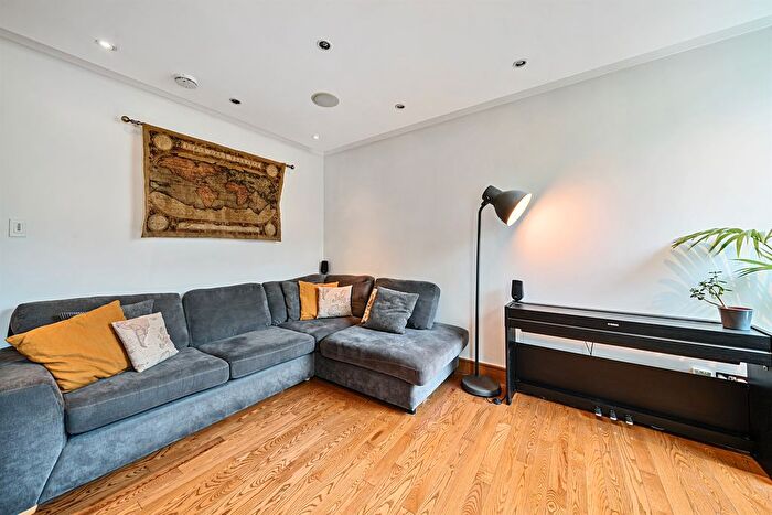 1 Bedroom Flat For Sale In Bloomsbury Square, London, WC1A