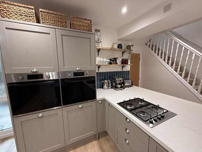 10 Bedroom End Of Terrace House To Rent In Evelyn Place, Plymouth, PL4