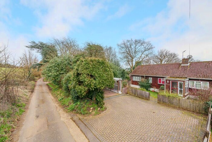 5 Bedroom Bungalow For Sale In Littleton Lane, Guildford, GU3