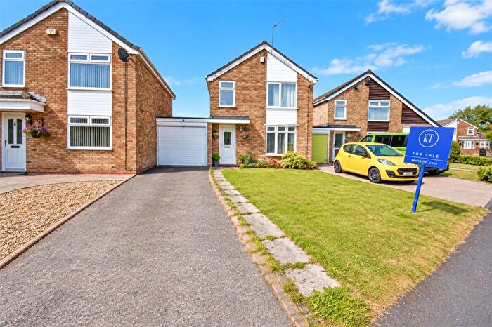 3 Bedroom Link Detached House For Sale In Parkland Drive, Elton, Chester, CH2