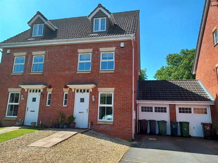 3 Bedroom Semi-Detached House To Rent In Tudor Coppice, Solihull, West Midlands, B91