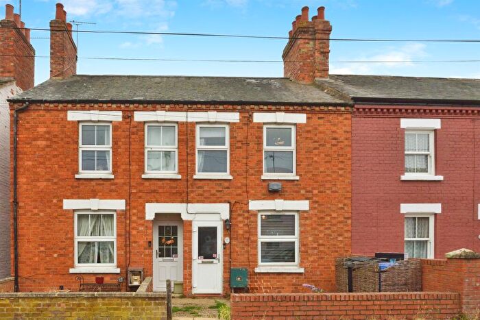 3 Bedroom Terraced House For Sale In Cosgrove Road, Old Stratford, Milton Keynes, MK19