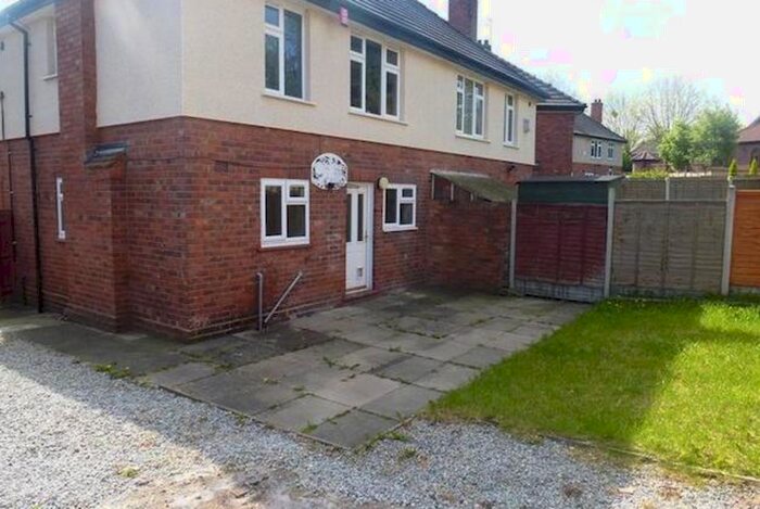 3 Bedroom Semi-Detached House To Rent In Poplar Crescent, Dudley, DY1