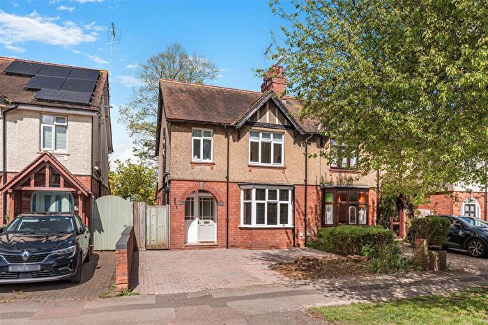 3 Bedroom Semi Detached House For Sale In Horton View, Banbury, OX16