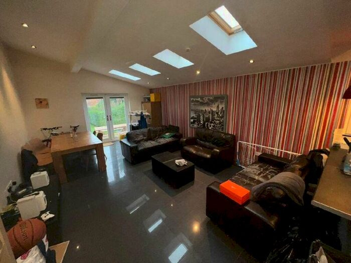 7 Bedroom Terraced House To Rent In Heeley Road, Selly Oak, Birmingham, B29