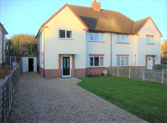 4 Bedroom Semi-Detached House To Rent In Emmbrook Road, RG41