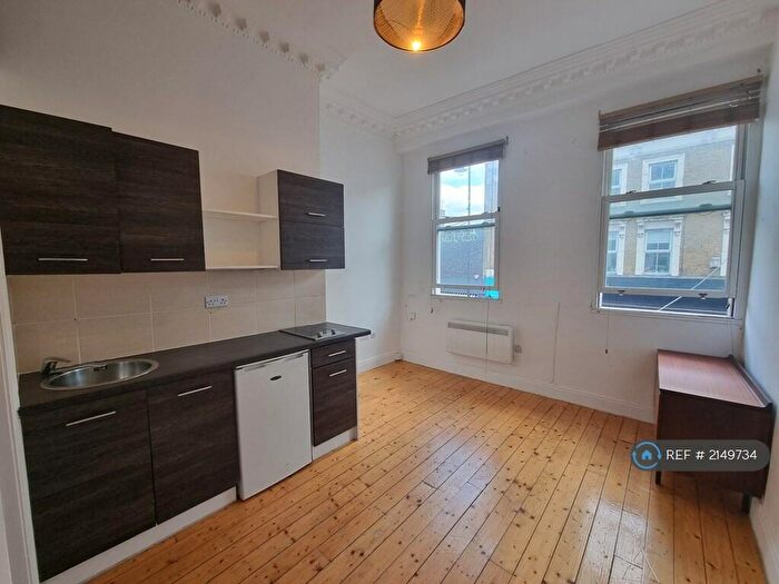 Studio To Rent In Stoke Newington High Street, London, N16