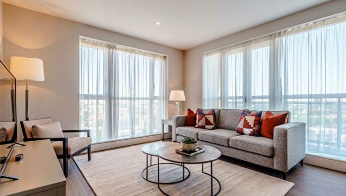 2 Bedroom Flat To Rent In Westferry Circus, Docklands, E14