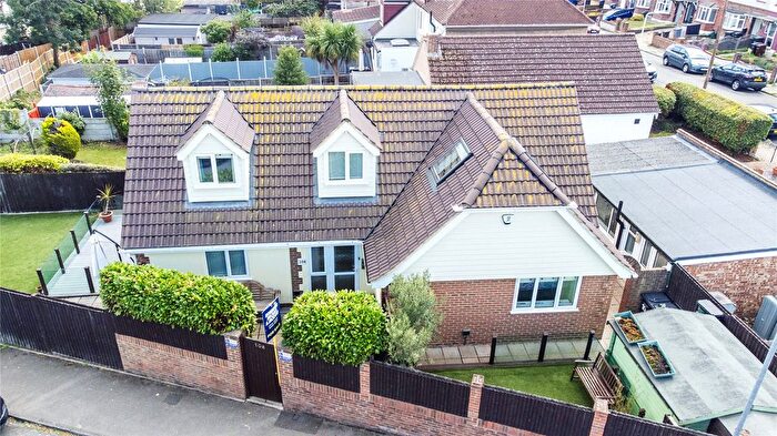 4 Bedroom Detached House For Sale In Hillside Avenue, Gravesend, Kent, DA12