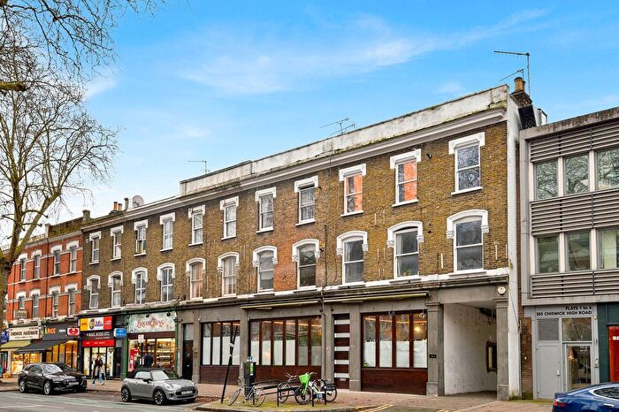 3 Bedroom Flat To Rent In Chiswick High Road, London, W4