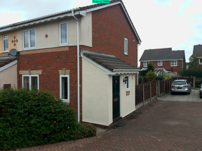 3 Bedroom Mews To Rent In Balmore Close, Beaumont Rise, Bolton, Greater Manchester, BL3