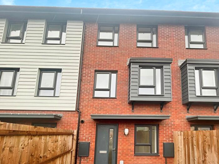 3 Bedroom House To Rent In Ffordd Wallace, Barry, CF63