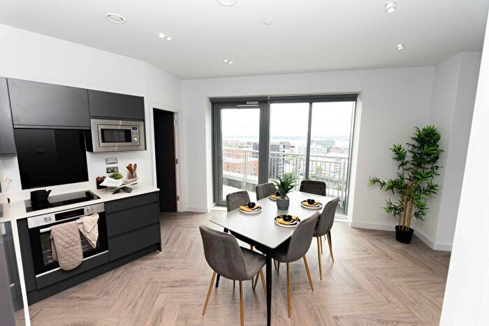 3 Bedroom Apartment To Rent In Park Lane, Liverpool, L1