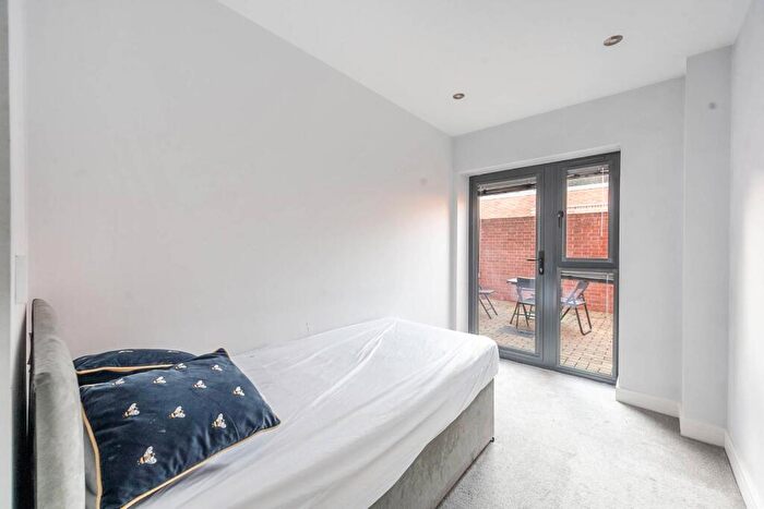 2 Bedroom Flat For Sale In Elm Park, Stanmore, HA7