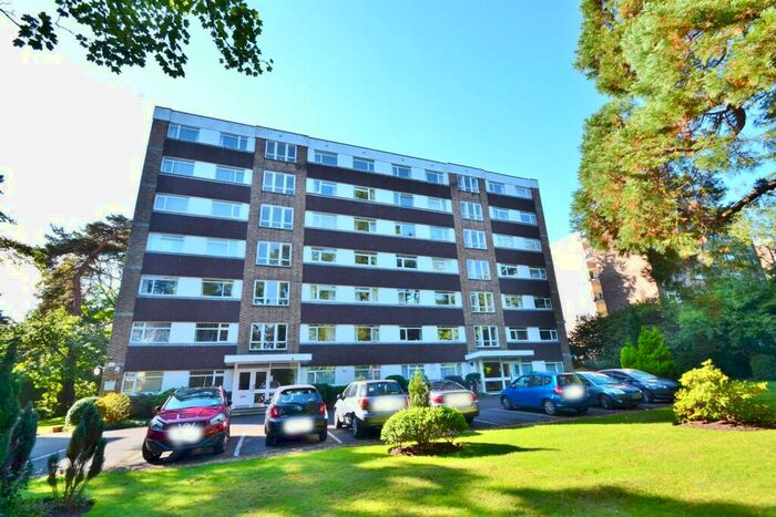 2 Bedroom Flat To Rent In Branksome Park, BH13