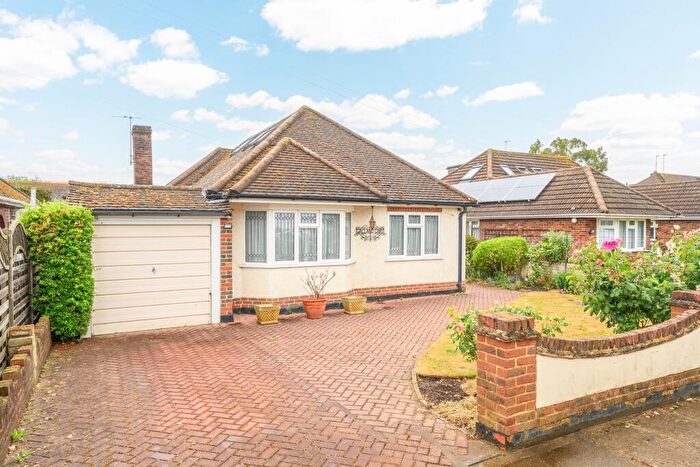 3 Bedroom Bungalow For Sale In Franklyn Road, Walton-on-Thames, KT12