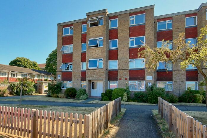 Studio To Rent In Stourton Avenue, Feltham, TW13