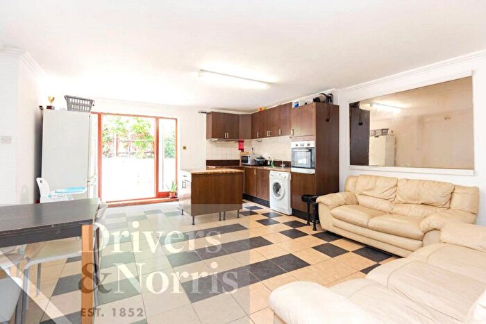 4 Bedroom House To Rent In Campsfield Road, Alexandra Palace, London, N8