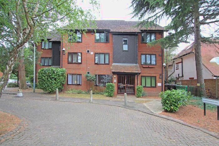 1 Bedroom Flat To Rent In Acorn Grove, Hayes, UB3