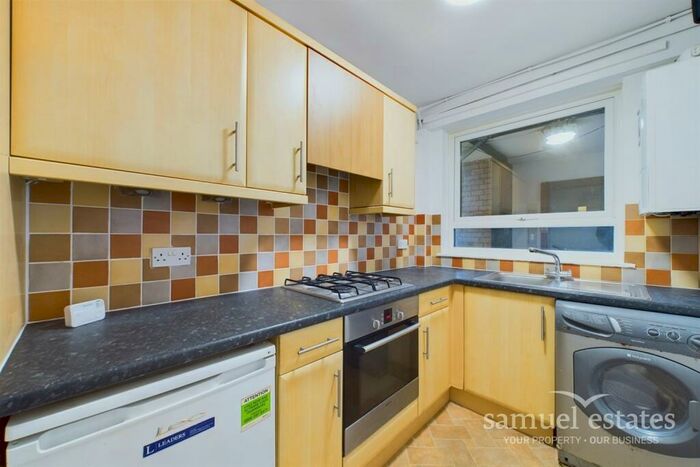 Flat To Rent In Harrington Court, Altyre Road, Croydon, CR0