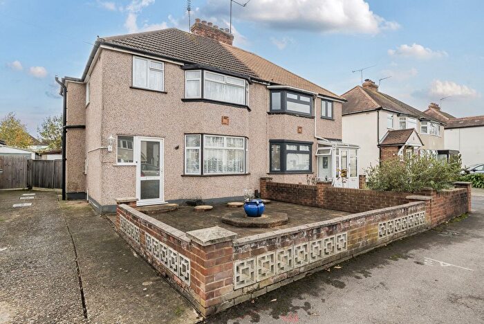3 Bedroom Semi Detached House For Sale In Lindsay Road, New Haw, KT15