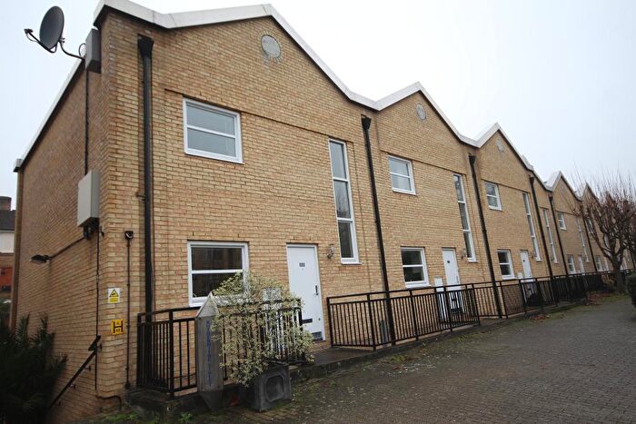 3 Bedroom Maisonette To Rent In Rotherhithe Street, Rotherhithe, SE16