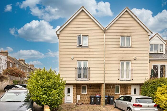 3 Bedroom End Terrace House For Sale In Eldon Grove, Ramsgate, Kent, CT11