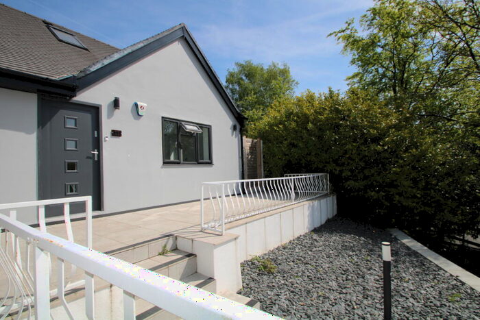 3 Bedroom Semi-Detached House To Rent In Ballards Way, Addington, CR0