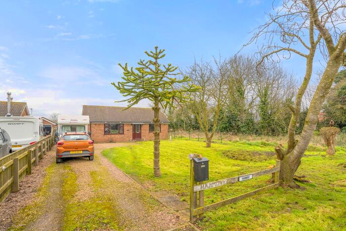 2 Bedroom Detached Bungalow For Sale In Sloothby, Alford, LN13