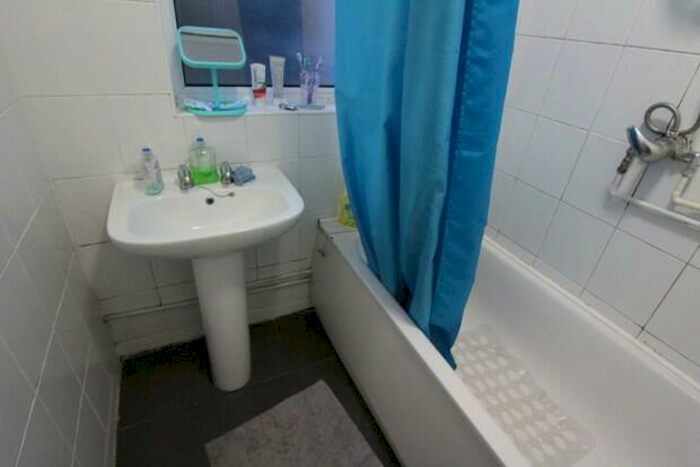 4 Bedroom Terraced House To Rent In Mundy Place Cardiff, CF24