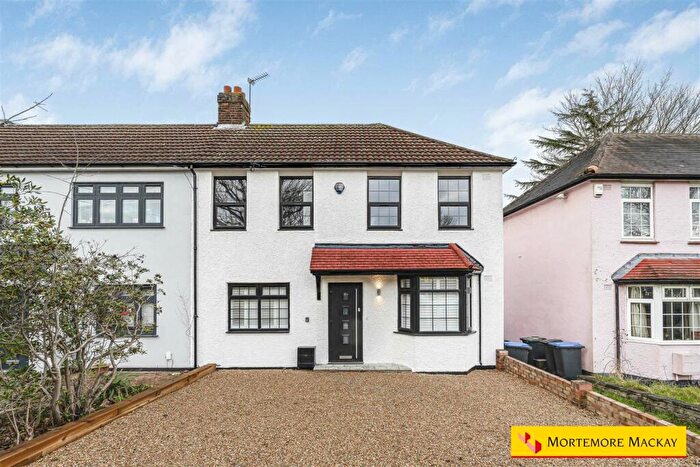 3 Bedroom End Of Terrace House For Sale In Trent Gardens, London, N14