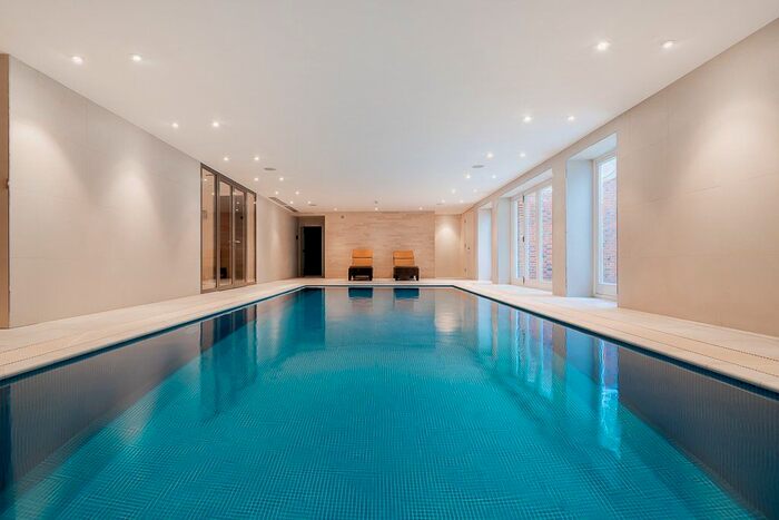 7 Bedroom Detached House To Rent In Beech Hill, Hadley Wood, Hertfordshire, EN4