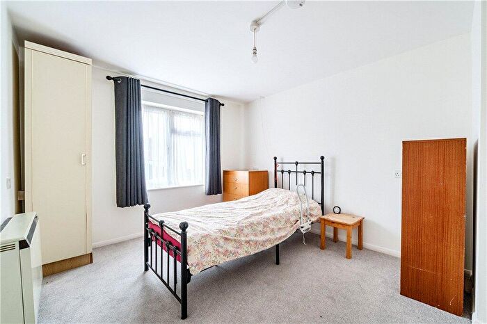 1 Bedroom Apartment For Sale In Sunny Bank, London, SE25