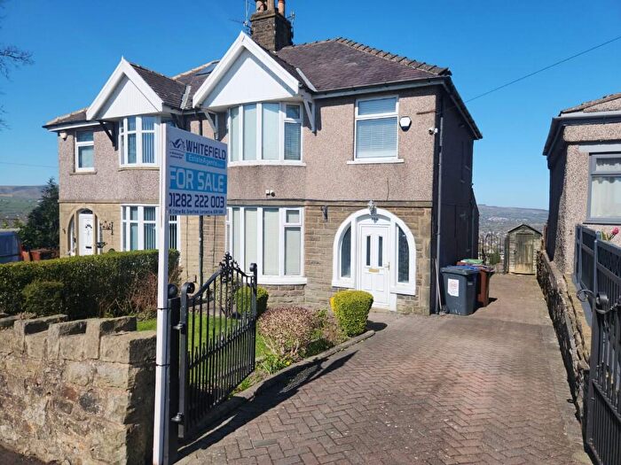 3 Bedroom Semi-Detached House For Sale In Kings Causeway, Brierfield, BB9