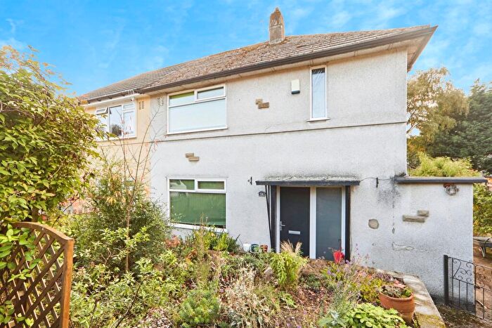 2 Bedroom Semi-Detached House For Sale In Iveson Crescent, Leeds, LS16