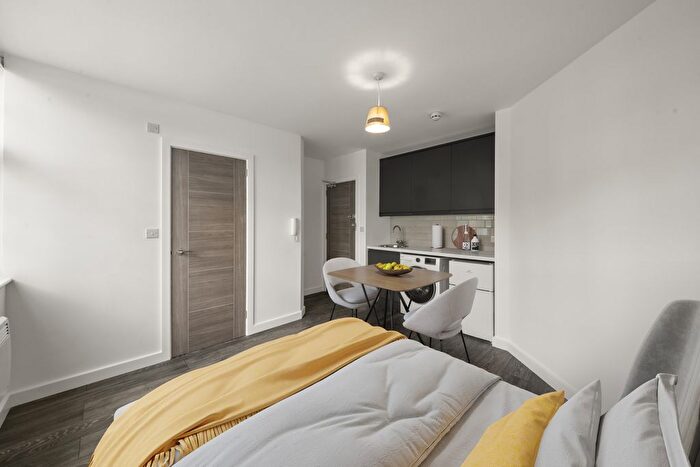 1 Bedroom Studio To Rent In Boston Road, Hanwell, W7