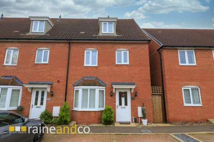4 Bedroom Terraced House To Rent In Mount Pleasant Lane, Hatfield, AL9