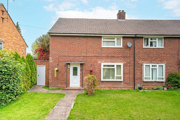 3 Bedroom End Of Terrace House For Sale In Garbett Road, Winchester, Hampshire, SO23