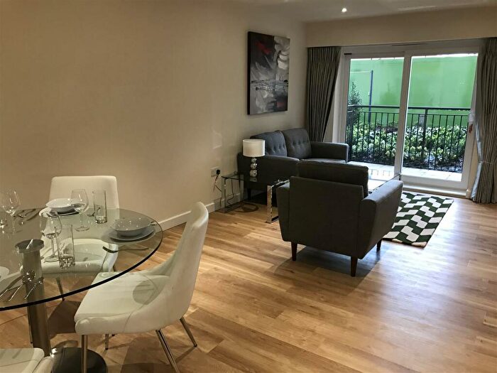 2 Bedroom Apartment To Rent In Golding House, Beaufort Square, London, NW9
