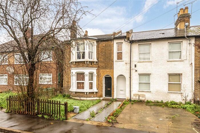 2 Bedroom Flat For Sale In Idmiston Road, Stratford, London, E15