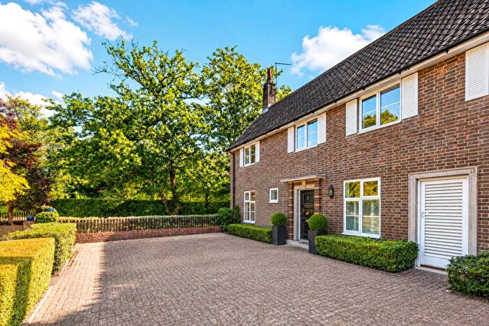 4 Bedroom End Of Terrace House For Sale In Forest Close, Ascot, Berkshire, SL5