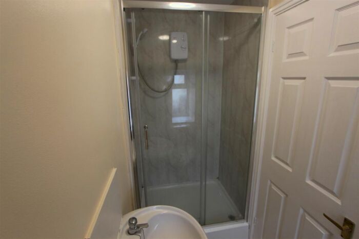 1 Bedroom Flat To Rent In Clive Street, Caerphilly, CF83