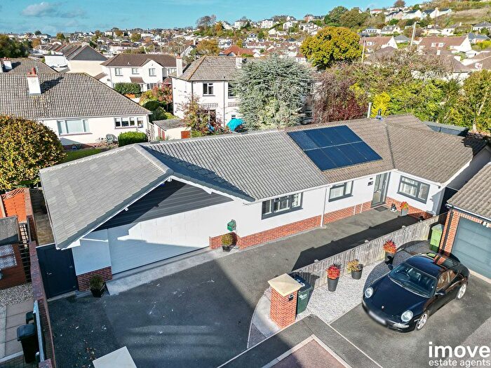 3 Bedroom Detached Bungalow For Sale In Roundmoors Close, Kingskerswell, TQ12